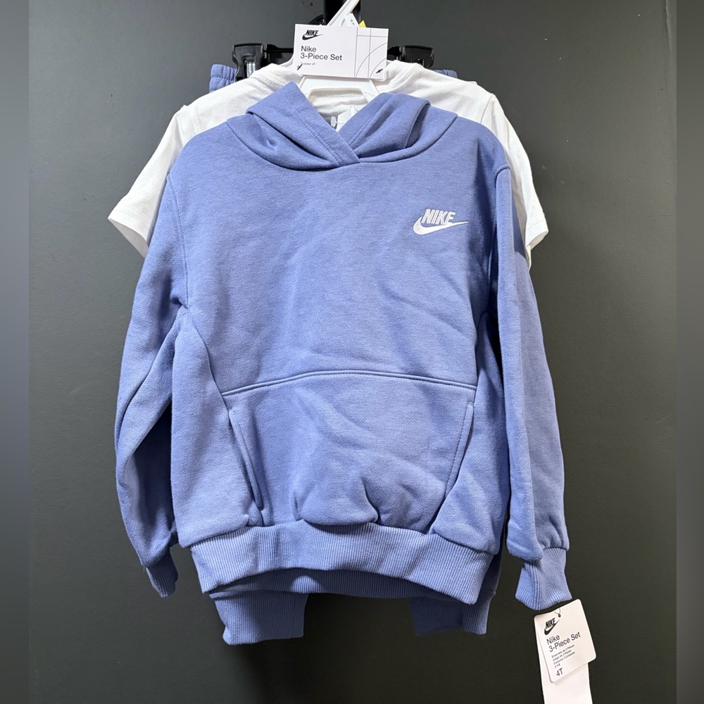 Nike 3 piece set NWT 4T